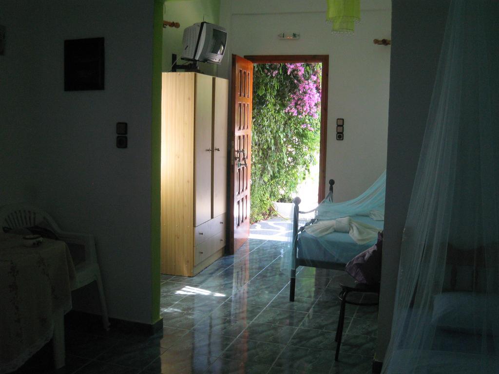 Maria Charalampaki Studios Skyros Chambre photo